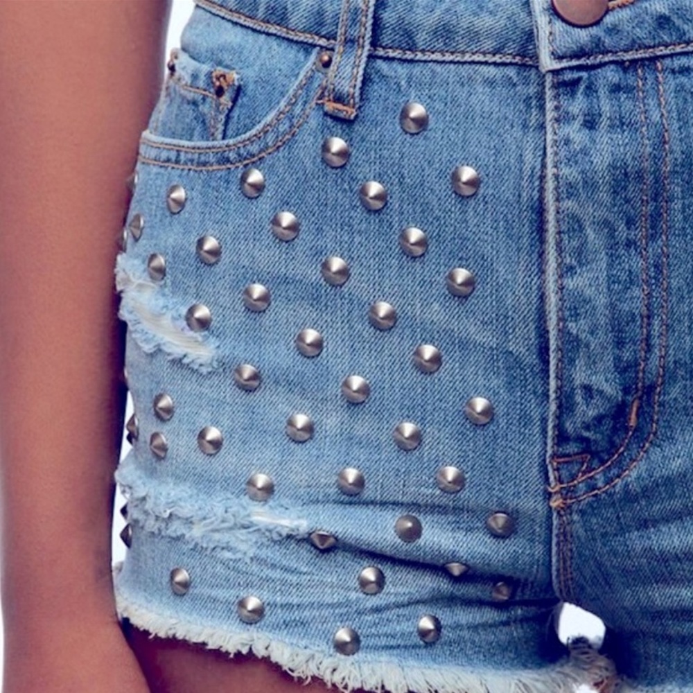 BDG Urban Outfitters UO High Rise Festival Cheeky Stud Distressed Jean Shorts 25